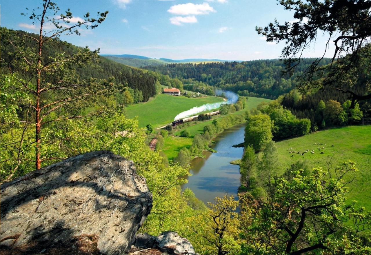 Ok Ferien - Altes Bahnhaus Daire Muldenhammer Dış mekan fotoğraf